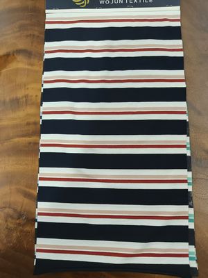 Καλή τιμή. Ελαφρύ και φιλικό προς το δέρμα, απαλό υλικό με ράβδους σε απευθείας σύνδεση