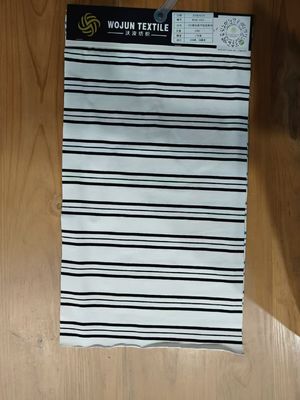 Καλή τιμή. Εύκολο στη φροντίδα και μαλακό ύφασμα από υψηλής ποιότητας ριγέ υλικό για καθημερινή χρήση σε απευθείας σύνδεση
