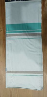 Καλή τιμή. Ελαφρύ και άνετο, αναπνευστικό, ριγέ υλικό για μπλουζάκι σε απευθείας σύνδεση