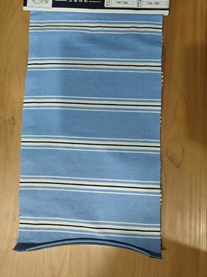 Καλή τιμή. Αναπνευστικά και απορροφικά του ιδρώτα, φιλικά προς το δέρμα, άνετα ριγέ υφάσματα για μπλουζάκια σε απευθείας σύνδεση