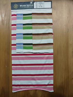 Καλή τιμή. Φιλικό προς το δέρμα και αναπνευστικό και άνετο ραβδωτό πλεκτό ύφασμα για καθημερινή χρήση σε απευθείας σύνδεση