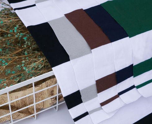 Καλή τιμή. Απαλό και άνετο και φιλικό προς το δέρμα ραβδωτό πλεκτό ύφασμα για καθημερινή χρήση σε απευθείας σύνδεση