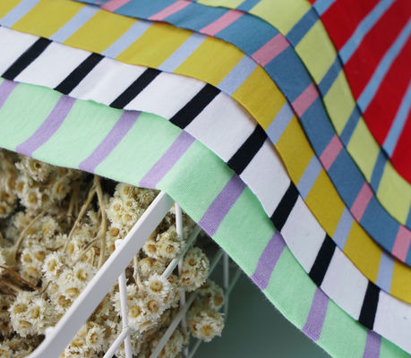 Καλή τιμή. Ελαφριά και αναπνευστική καλή υφή και καθαρό βαμβάκι ριγέ πλεκτά υφάσματα για μπλουζάκι σε απευθείας σύνδεση