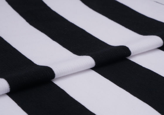 Καλή τιμή. Φιλικό προς το δέρμα, άνετο και λεία ραβδωτό πλεκτό ύφασμα για καθημερινή χρήση σε απευθείας σύνδεση